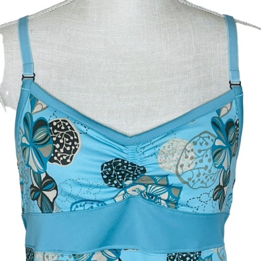 THE NORTH FACE Floral Tank Top with Built-In Bra - Size Medium - Picture 2 of 9